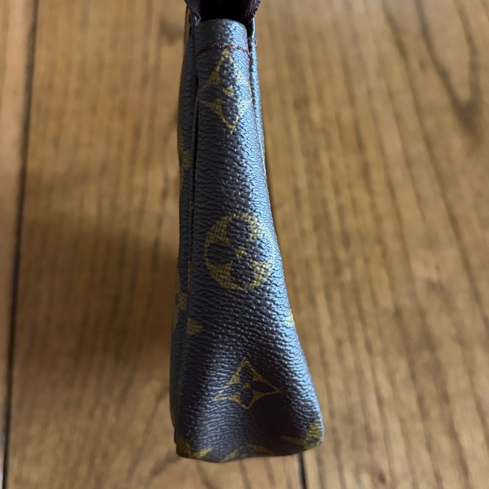 Louis Vuitton Classic Brown Monogram Shoulder Bag - Picture 6 of 16